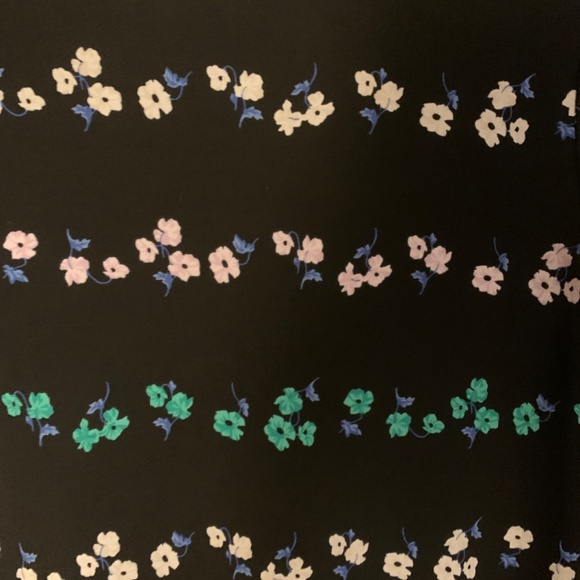 Ann Taylor poly and spandex elastic Ed cuff blouse. Worn once. - Picture 2 of 5